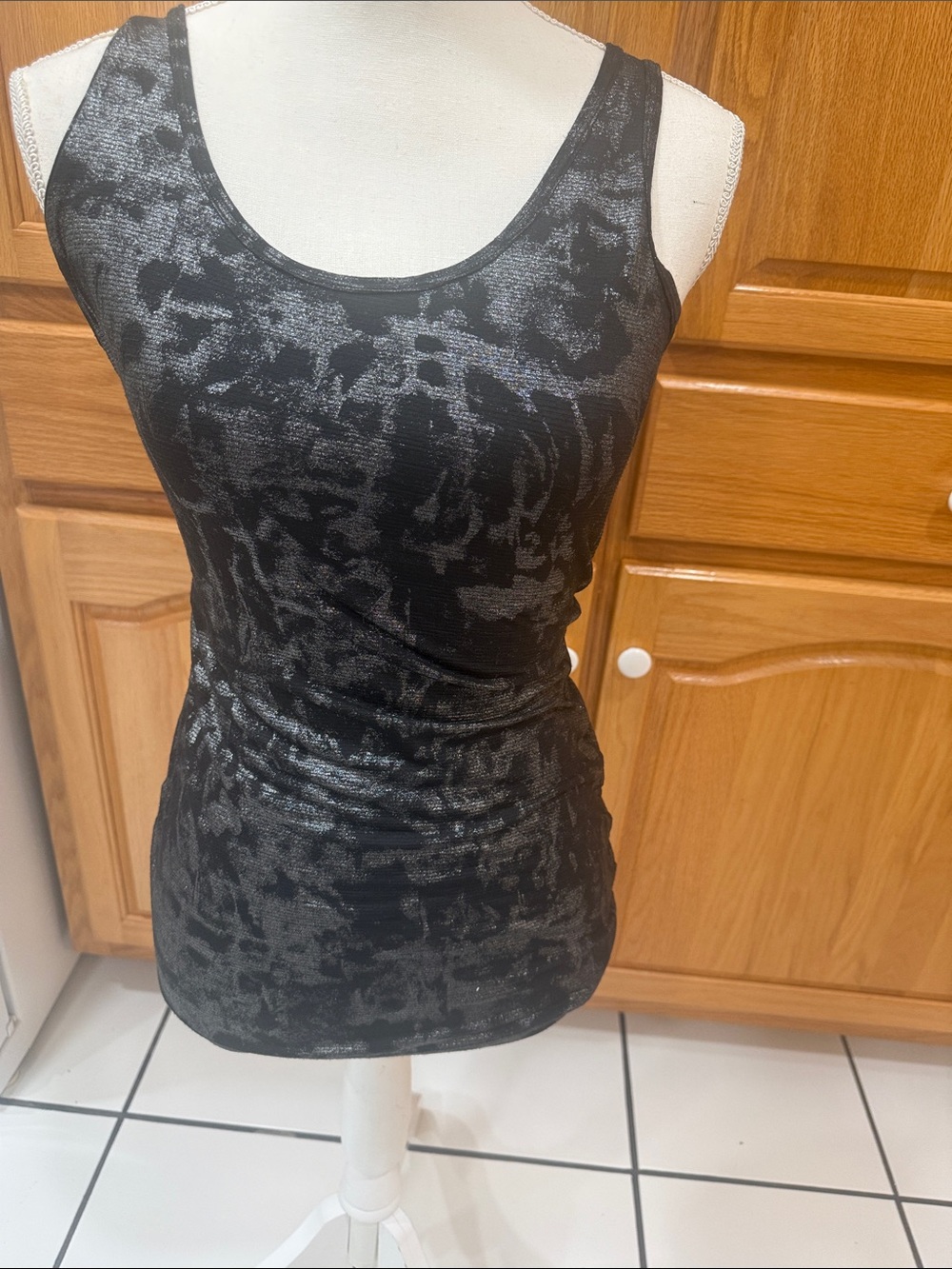 BKE Black and Charcoal Patterned Scoop Neck Tank sz M